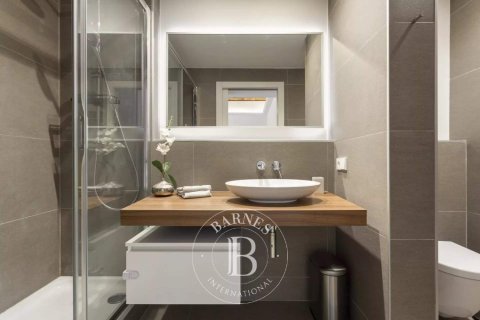 Apartamento de 3 dormitorios en venta en Eixample, Barcelona, Cataluña, Spain № 2474 - foto 10