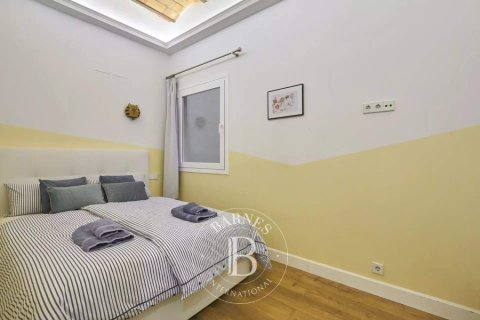Apartamento de 3 dormitorios en venta en Eixample, Barcelona, Cataluña, Spain № 2474 - foto 11