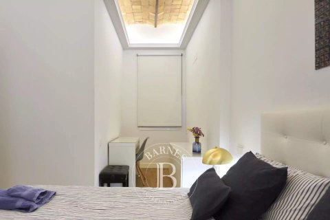 Apartamento de 3 dormitorios en venta en Eixample, Barcelona, Cataluña, Spain № 2474 - foto 13