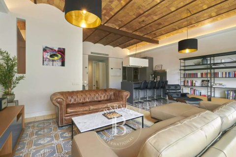 Apartamento de 3 dormitorios en venta en Eixample, Barcelona, Cataluña, Spain № 2474 - foto 5