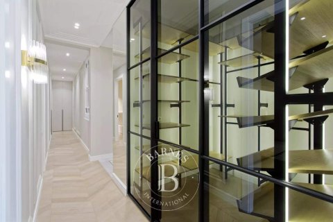 Apartamento de 3 dormitorios en venta en Eixample, Barcelona, Cataluña, Spain № 2473 - foto 23