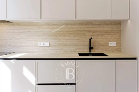 Apartamento de 3 dormitorios en venta en Eixample, Barcelona, Cataluña, Spain № 2473 - foto 10