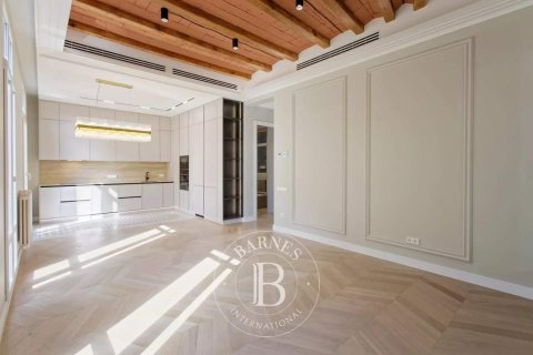 Apartamento de 3 dormitorios en venta en Eixample, Barcelona, Cataluña, Spain № 2473 - foto 30