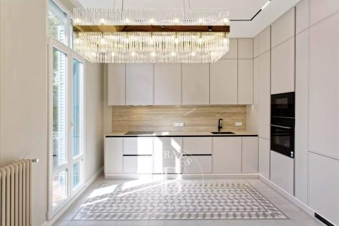 Apartamento de 3 dormitorios en venta en Eixample, Barcelona, Cataluña, Spain № 2473 - foto 2