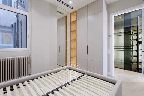 Apartamento de 3 dormitorios en venta en Eixample, Barcelona, Cataluña, Spain № 2473 - foto 27