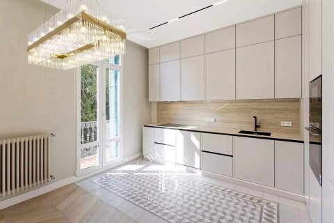 Apartamento de 3 dormitorios en venta en Eixample, Barcelona, Cataluña, Spain № 2473 - foto 6
