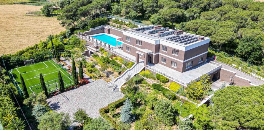 Villa de 6 dormitorios en venta en Platja D'aro, Gerona, Cataluña, Spain № 1269