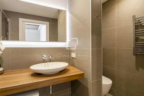 Apartamento de 3 dormitorios en venta en Barcelona, Cataluña, Spain № 4019 - foto 22