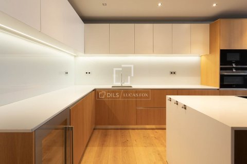 Apartamento de 6 dormitorios en alquiler en Barcelona, Cataluña, Spain № 4524 - foto 28