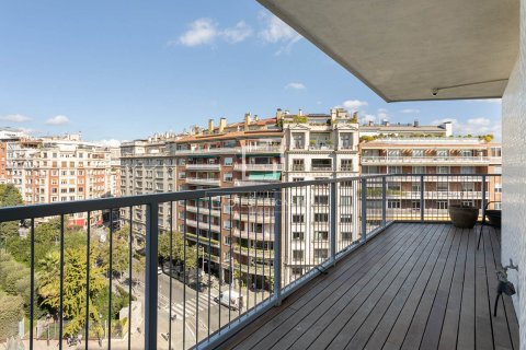 Apartamento de 6 dormitorios en alquiler en Barcelona, Cataluña, Spain № 4524
