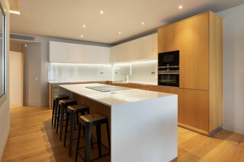 Apartamento de 6 dormitorios en alquiler en Barcelona, Cataluña, Spain № 4524 - foto 26