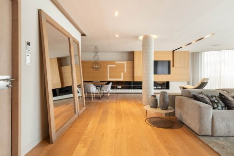 Apartamento de 6 dormitorios en alquiler en Barcelona, Cataluña, Spain № 4524 - foto 21