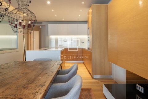 Apartamento de 6 dormitorios en alquiler en Barcelona, Cataluña, Spain № 4524 - foto 25