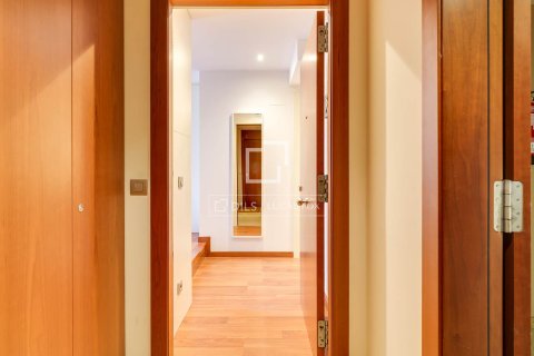 Apartamento de 2 dormitorios en venta en Barcelona, Cataluña, Spain № 6501 - foto 23
