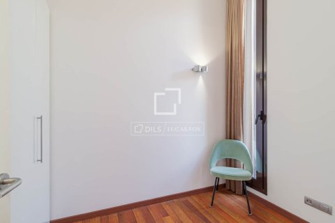Apartamento de 2 dormitorios en venta en Barcelona, Cataluña, Spain № 6501 - foto 25