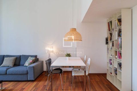 Apartamento de 2 dormitorios en venta en Barcelona, Cataluña, Spain № 6501 - foto 19