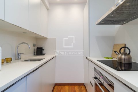 Apartamento de 2 dormitorios en venta en Barcelona, Cataluña, Spain № 6501 - foto 17