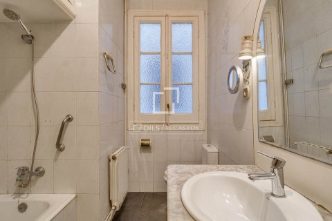 Apartamento de 5 dormitorios en venta en Barcelona, Cataluña, Spain № 6503 - foto 12