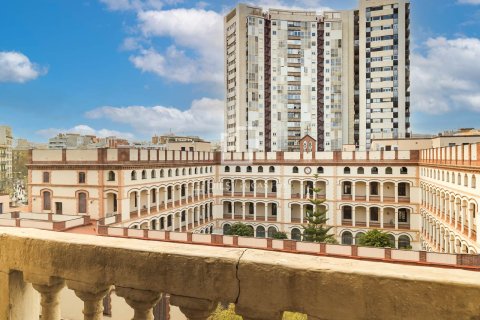 Apartamento de 5 dormitorios en venta en Barcelona, Cataluña, Spain № 6503 - foto 8
