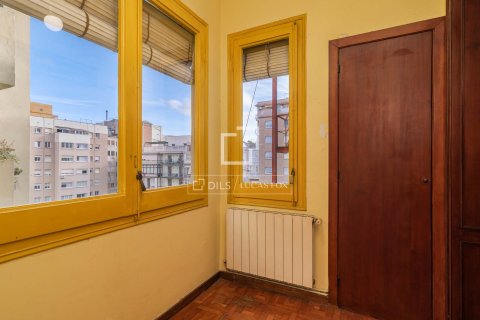 Apartamento de 5 dormitorios en venta en Barcelona, Cataluña, Spain № 6503 - foto 26