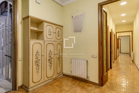 Apartamento de 5 dormitorios en venta en Barcelona, Cataluña, Spain № 6503 - foto 10