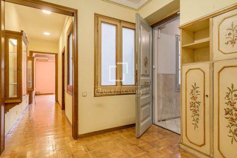 Apartamento de 5 dormitorios en venta en Barcelona, Cataluña, Spain № 6503