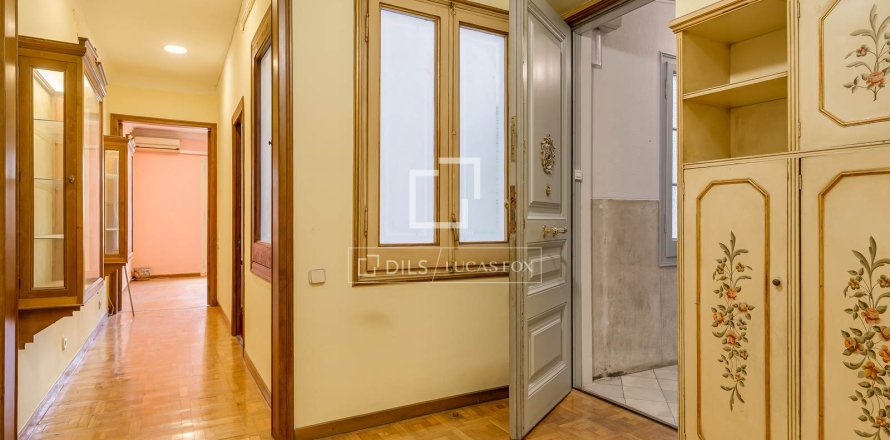 Apartamento de 5 dormitorios en venta en Barcelona, Cataluña, Spain № 6503