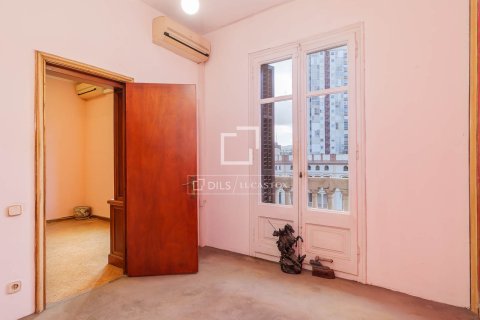 Apartamento de 5 dormitorios en venta en Barcelona, Cataluña, Spain № 6503 - foto 3