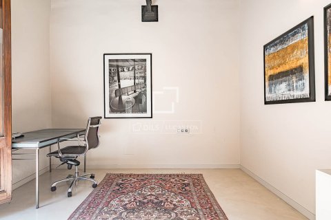 Apartamento de 2 dormitorios en venta en Barcelona, Cataluña, Spain № 6498 - foto 16