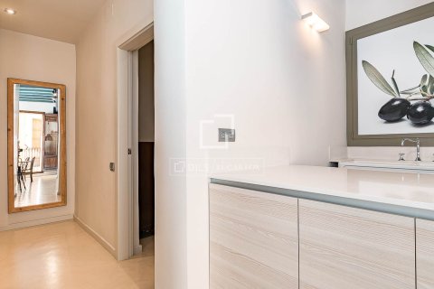 Apartamento de 2 dormitorios en venta en Barcelona, Cataluña, Spain № 6498 - foto 22