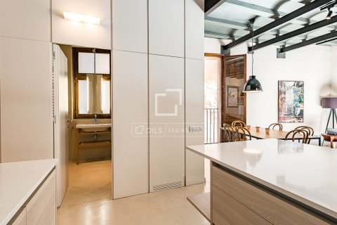 Apartamento de 2 dormitorios en venta en Barcelona, Cataluña, Spain № 6498 - foto 14