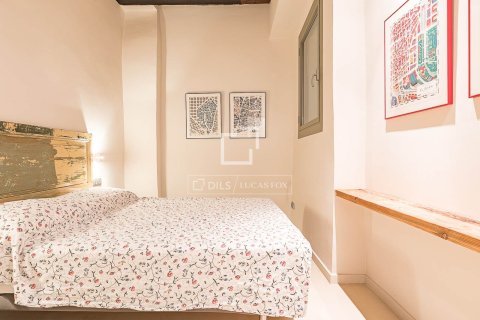 Apartamento de 2 dormitorios en venta en Barcelona, Cataluña, Spain № 6498 - foto 25
