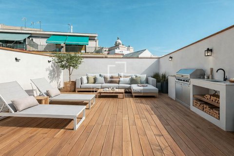 Ático de 2 dormitorios en venta en Barcelona, Cataluña, Spain № 6502 - foto 18
