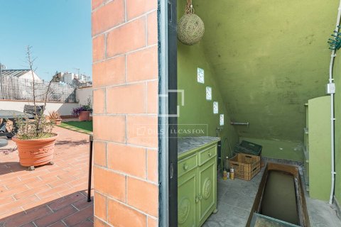 Ático de 2 dormitorios en venta en Barcelona, Cataluña, Spain № 6502 - foto 11