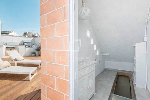 Ático de 2 dormitorios en venta en Barcelona, Cataluña, Spain № 6502 - foto 10