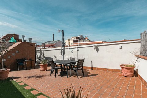 Ático de 2 dormitorios en venta en Barcelona, Cataluña, Spain № 6502 - foto 17