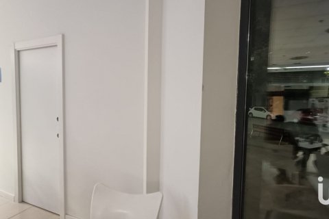399 sq.m. commercial property for rent in Les Roquetes, Barcelona, Catalonia, Spain № 5130 - photo 18