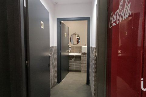 399 sq.m. commercial property for rent in Les Roquetes, Barcelona, Catalonia, Spain № 5130 - photo 12