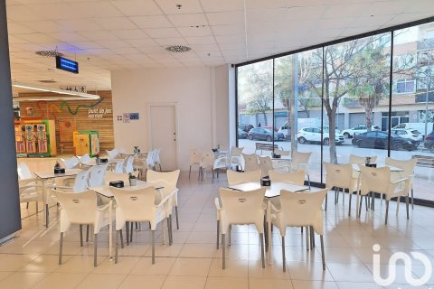 399 sq.m. commercial property for rent in Les Roquetes, Barcelona, Catalonia, Spain № 5130 - photo 14