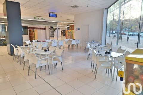399 sq.m. commercial property for rent in Les Roquetes, Barcelona, Catalonia, Spain № 5130 - photo 15