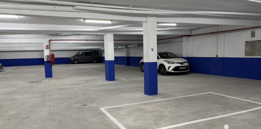 Estacionamiento de 363 m² en alquiler en Barcelona, Cataluña, Spain № 5134