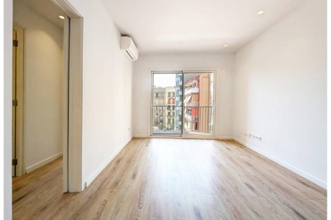 Apartamento de 4 dormitorios en venta en Eixample, Barcelona, Cataluña, Spain № 2522