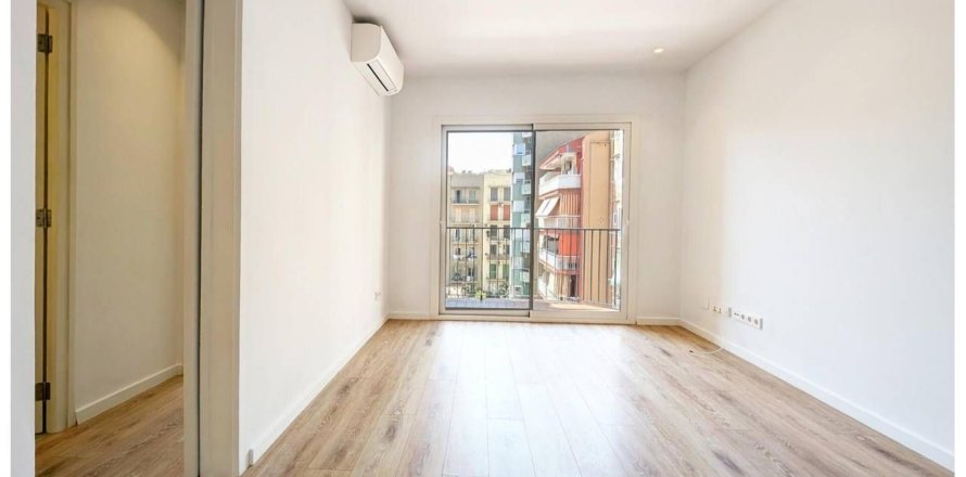 Apartamento de 4 dormitorios en venta en Eixample, Barcelona, Cataluña, Spain № 2522
