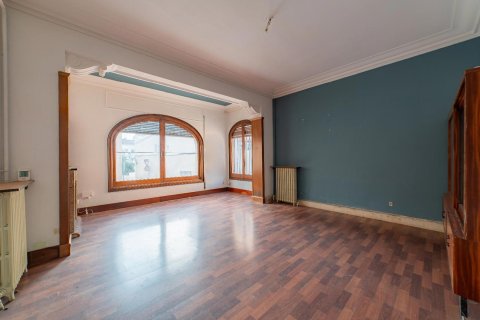Casa adosada de 6 dormitorios en venta en El Masnou, Barcelona, Cataluña, Spain № 1652 - foto 6
