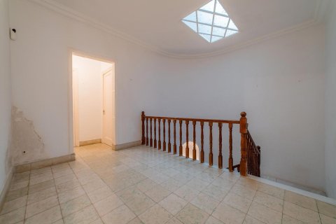 Casa adosada de 6 dormitorios en venta en El Masnou, Barcelona, Cataluña, Spain № 1652 - foto 25