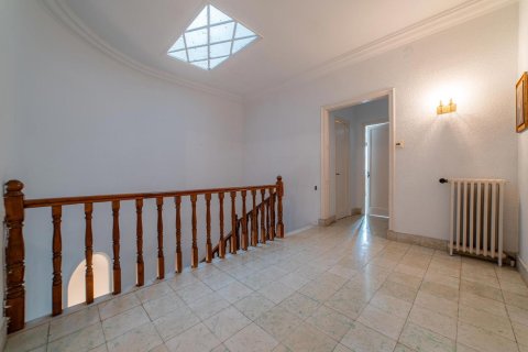 Casa adosada de 6 dormitorios en venta en El Masnou, Barcelona, Cataluña, Spain № 1652 - foto 26