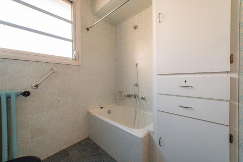 Casa adosada de 6 dormitorios en venta en El Masnou, Barcelona, Cataluña, Spain № 1652 - foto 29