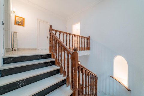 Casa adosada de 6 dormitorios en venta en El Masnou, Barcelona, Cataluña, Spain № 1652 - foto 23