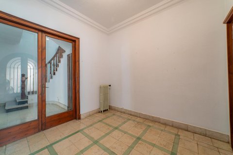 Casa adosada de 6 dormitorios en venta en El Masnou, Barcelona, Cataluña, Spain № 1652 - foto 4