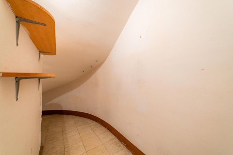 Casa adosada de 6 dormitorios en venta en El Masnou, Barcelona, Cataluña, Spain № 1652 - foto 21